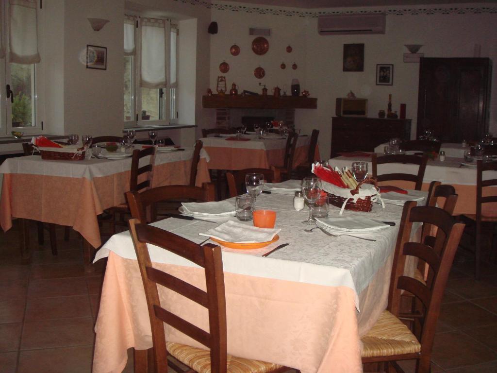 Agriturismo Cascina Vrona Villa Monteu Roero Exteriör bild