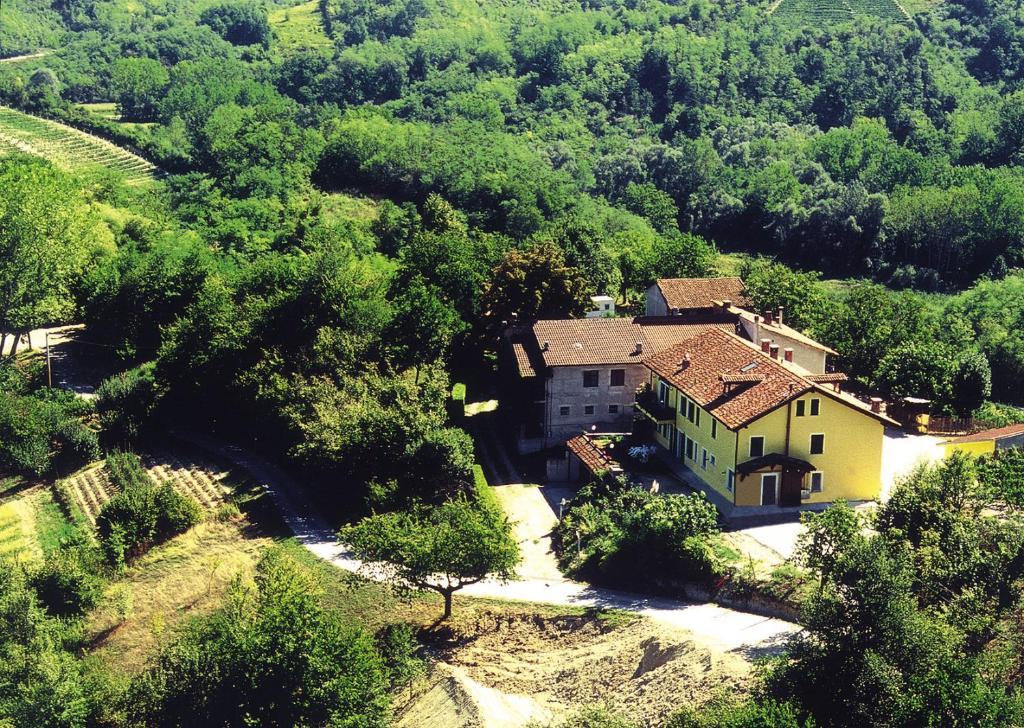 Agriturismo Cascina Vrona Villa Monteu Roero Exteriör bild