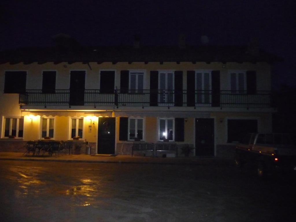 Agriturismo Cascina Vrona Villa Monteu Roero Exteriör bild